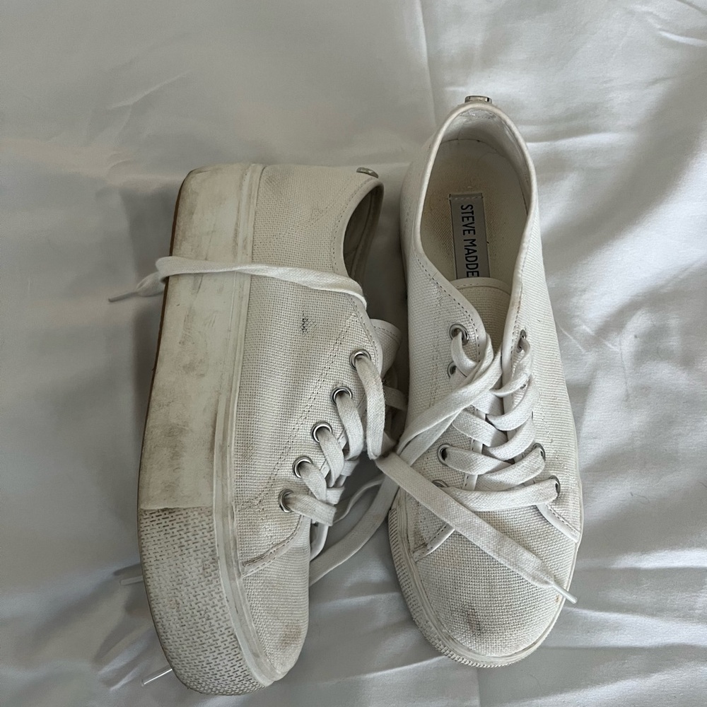 Platform sneakers